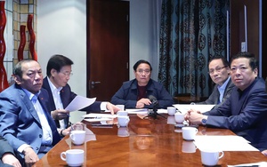 Thủ tướng họp khẩn trực tuyến từ Nam Phi về ứng phó lũ lụt ở miền Trung