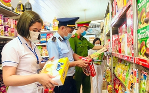 Hà Nội siết chặt thị trường bánh kẹo Tết, bảo vệ sức khỏe người tiêu dùng