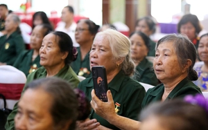 Hội LHPN tỉnh Hòa Bình gặp mặt cựu nữ thanh niên xung phong tiêu biểu