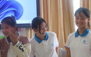 Sân chơi cho học sinh dân tộc thiểu số ở địa bàn khó khăn