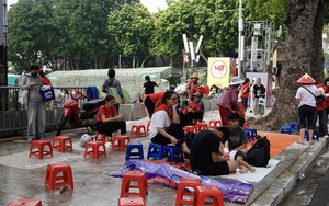 Cảnh báo mưa lớn trước ngày Tổng duyệt diễu binh, người dân không nên chờ đợi ngoài trời quá lâu