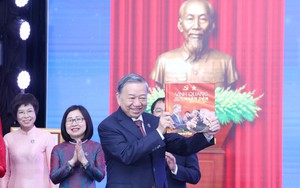 Nhà xuất bản Thông tấn ra mắt 3 cuốn sách ảnh chào mừng Đại hội XIV của Đảng