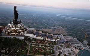 Cảnh báo an toàn đối với du khách leo núi tại Khu Du lịch Quốc gia Núi Bà Đen