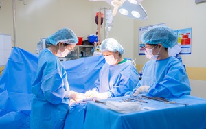 Phẫu thuật lấy khối u xơ tử cung to bằng quả bóng chuyền 