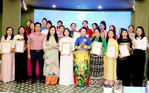 Phụ nữ xã Nhuận Đức học hỏi kinh nghiệm khởi nghiệp với nghề trồng lan- Ảnh 2.