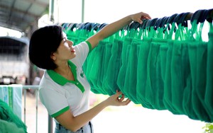 Biến rác thải biển thành sinh kế bền vững cho phụ nữ yếu thế