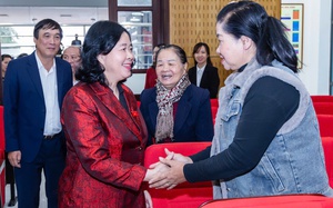 Chủ tịch UBTƯ MTTQ Việt Nam Bùi Thị Minh Hoài tiếp xúc cử tri tỉnh Phú Thọ