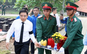 Tiếp tục quy tập thêm 20 bộ hài cốt liệt sĩ và 1 bộ tập thể tại công viên Lê Thị Riêng- Ảnh 1.