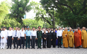TPHCM: Tiếp nhận ảnh liệt sĩ bị mờ, hư hỏng để phục dựng, số hóa và lưu giữ lâu dài - Ảnh 1.