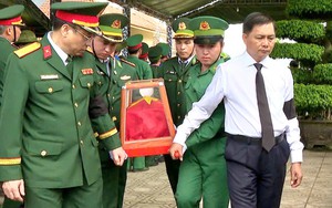 Gia đình là điểm tựa vững chắc của cán bộ, chiến sĩ làm nhiệm vụ quy tập hài cốt liệt sĩ - Ảnh 3.