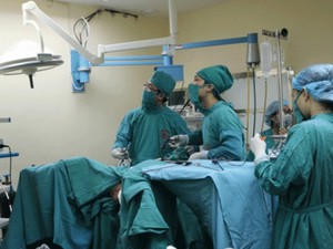 Bệnh viện tuyến dưới mổ thành công nội soi tử cung