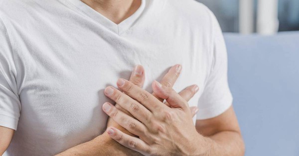 Những bệnh lý nào có thể gây ra khó thở tay chân bủn rủn?
