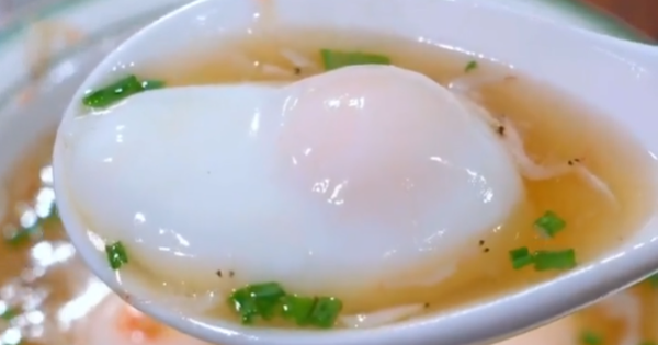 Cách làm trứng chần kiểu mới cực bổ dưỡng và thơm ngon