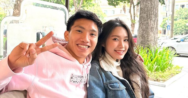 Bạn gái Văn Hậu tư vấn tình yêu cho dân mạng