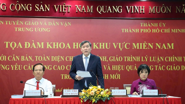 Đồng chủ trì tọa đàm gồm Giáo sư, Tiến sĩ Trần Văn Lợi - Chủ tịch Viện Hàn lâm Khoa học Xã hội Nhân văn Việt Nam; Đồng chí Trần Văn Khuyên - Phó Trưởng Ban Tuyên giáo và Dân vận Thành ủy TP.HCM và Tiến sĩ Phạm Thị Thiểm - Phó Vụ trưởng Vụ Lý luận Chính trị, Ban Tuyên giáo và Dân vận Trung ương Đồng chủ trì tọa đàm gồm Giáo sư, Tiến sĩ Trần Văn Lợi - Chủ tịch Viện Hàn lâm Khoa học Xã hội Nhân văn Việt Nam; Đồng chí Trần Văn Khuyên - Phó Trưởng Ban Tuyên giáo và Dân vận Thành ủy TP.HCM và Tiến sĩ Phạm Thị Thiểm - Phó Vụ trưởng Vụ Lý luận Chính trị, Ban Tuyên giáo và Dân vận Trung ương