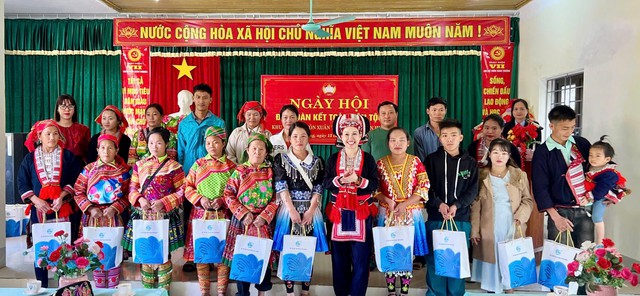 Những dấu ấn nổi bật của phong trào phụ nữ tỉnh Tuyên Quang giai đoạn 2021-2025- Ảnh 2. Những dấu ấn nổi bật của phong trào phụ nữ tỉnh Tuyên Quang giai đoạn 2021-2025- Ảnh 2.