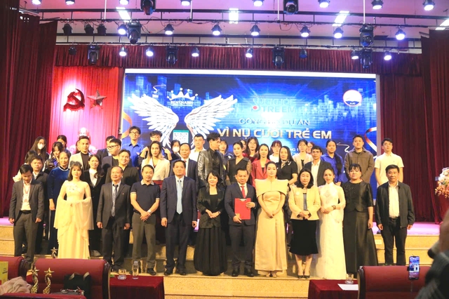 Phát động Chương trình "Vì nụ cười trẻ em"
và "Ươm mầm nhân ái" năm 2025- Ảnh 4. Phát động Chương trình "Vì nụ cười trẻ em"
và "Ươm mầm nhân ái" năm 2025- Ảnh 4.