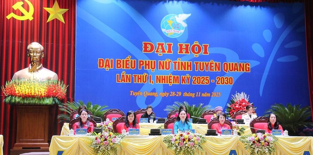 350 đại biểu dự Đại hội đại biểu Phụ nữ tỉnh Tuyên Quang lần thứ I, nhiệm kỳ 2025 - 2030- Ảnh 1.