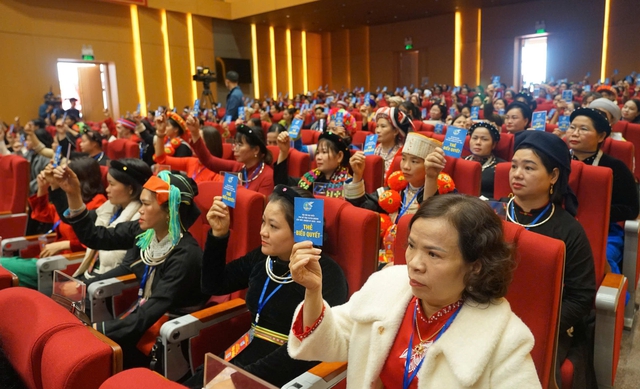 Xây dựng người phụ nữ Tuyên Quang thời đại mới 
có tri thức, bản lĩnh và khát vọng vươn lên- Ảnh 10.