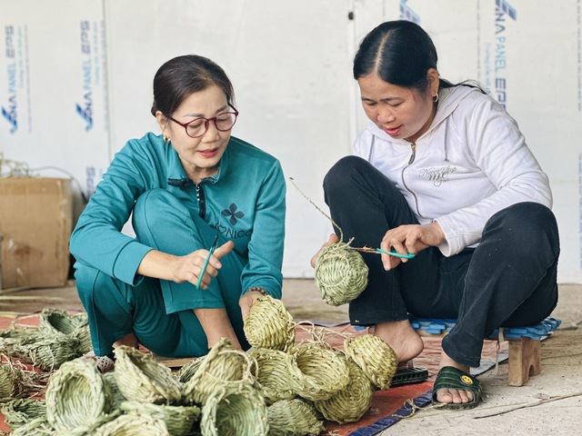 Hợp tác xã Lương Phú: Điểm tựa của phụ nữ yếu thế ở Mường Bi- Ảnh 3.