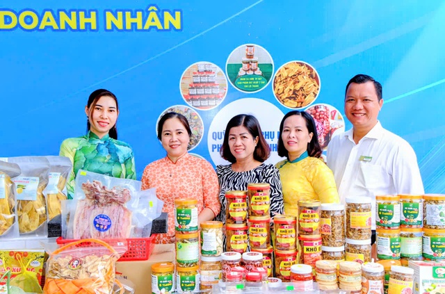 Hội LHPN tỉnh Vĩnh Long đẩy mạnh xây dựng hệ sinh thái khởi nghiệp bền vững cho phụ nữ- Ảnh 1. Hội LHPN tỉnh Vĩnh Long đẩy mạnh xây dựng hệ sinh thái khởi nghiệp bền vững cho phụ nữ- Ảnh 1.