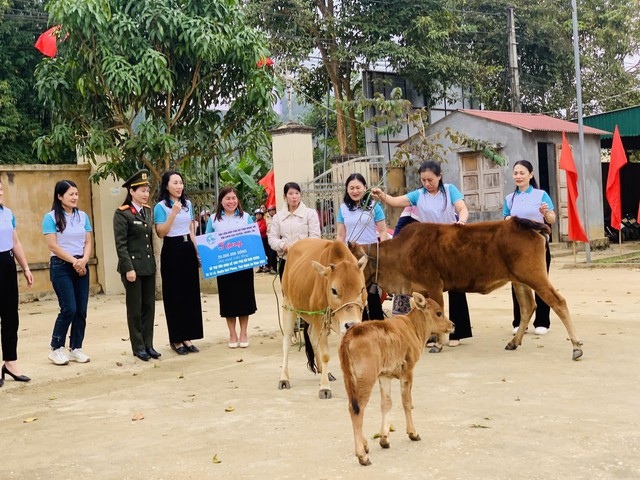 Tận dụng hiệu quả internet, mạng xã hội để "xóa nghèo thông tin" cho phụ nữ vùng biên Tri Lễ- Ảnh 1.