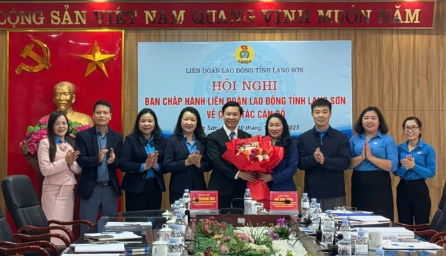 Liên đoàn Lao động tỉnh Lạng Sơn có tân nữ Phó Chủ tịch - Ảnh 2. Liên đoàn Lao động tỉnh Lạng Sơn có tân nữ Phó Chủ tịch - Ảnh 2.