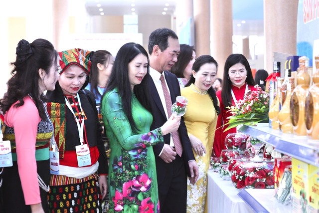 Những hình ảnh đẹp tại Đại hội đại biểu Phụ nữ tỉnh Thanh Hóa lần thứ XIX, nhiệm kỳ 2025-2030- Ảnh 4. Những hình ảnh đẹp tại Đại hội đại biểu Phụ nữ tỉnh Thanh Hóa lần thứ XIX, nhiệm kỳ 2025-2030- Ảnh 4.