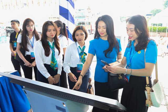 10 sự kiện, hoạt động Công đoàn tiêu biểu năm 2025- Ảnh 4. 10 sự kiện, hoạt động Công đoàn tiêu biểu năm 2025- Ảnh 4.