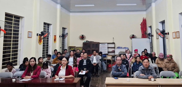 Phát triển sản xuất hiệu quả nhờ tiếp cận thông tin bằng tiếng mẹ đẻ- Ảnh 1. Phát triển sản xuất hiệu quả nhờ tiếp cận thông tin bằng tiếng mẹ đẻ- Ảnh 1.