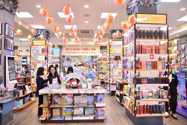 Khu vực sách thiếu nhi tập hợp nhiều tựa sách nổi bật Khu vực sách thiếu nhi tập hợp nhiều tựa sách nổi bật