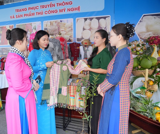 Những hình ảnh đẹp tại Đại hội đại biểu Phụ nữ TP Cần Thơ lần thứ I, nhiệm kỳ 2025-2030- Ảnh 5. Những hình ảnh đẹp tại Đại hội đại biểu Phụ nữ TP Cần Thơ lần thứ I, nhiệm kỳ 2025-2030- Ảnh 5.