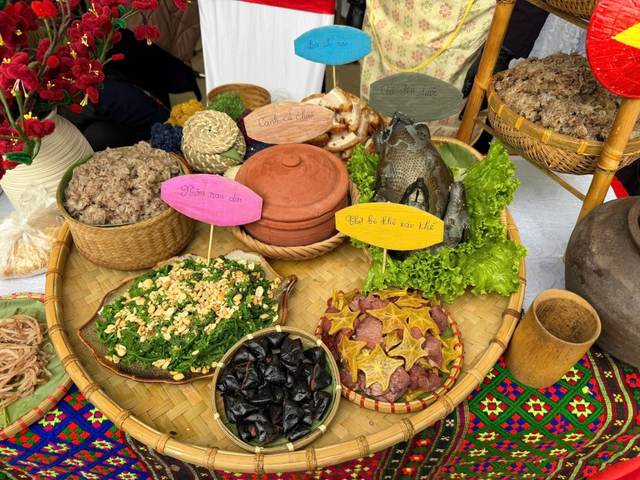 Độc đáo món ngon, đặc sản miền núi Cao Bằng- Ảnh 2. Độc đáo món ngon, đặc sản miền núi Cao Bằng- Ảnh 2.