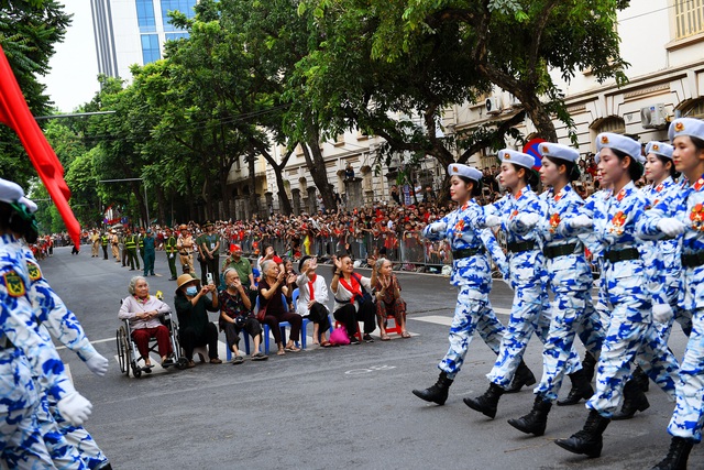 1 năm ra mắt 3 sách ảnh về 3 đại lễ, nghệ sĩ nhiếp ảnh Nguyễn Á nhận Kỷ lục Việt Nam- Ảnh 8. 1 năm ra mắt 3 sách ảnh về 3 đại lễ, nghệ sĩ nhiếp ảnh Nguyễn Á nhận Kỷ lục Việt Nam- Ảnh 8.