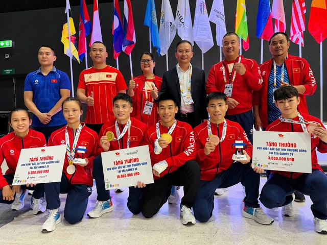 SEA Games 33: Thi đấu trái sở trường, nữ sinh vẫn tỏa sáng- Ảnh 2. SEA Games 33: Thi đấu trái sở trường, nữ sinh vẫn tỏa sáng- Ảnh 2.