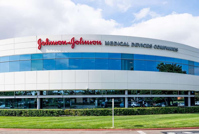 Hãng Johnson & Johnson phải bồi thường 40 triệu USD trong vụ kiện phấn rôm gây ung thư- Ảnh 1. Hãng Johnson & Johnson phải bồi thường 40 triệu USD trong vụ kiện phấn rôm gây ung thư- Ảnh 1.