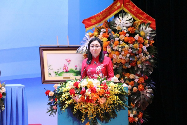 Xây dựng người phụ nữ Ninh Bình thời đại mới gắn với bản sắc vùng đất cố đô thanh lịch- Ảnh 3. Xây dựng người phụ nữ Ninh Bình thời đại mới gắn với bản sắc vùng đất cố đô thanh lịch- Ảnh 3.