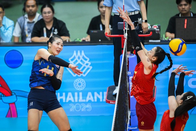 SEA Games 33: Đội tuyển bóng chuyền nữ Việt Nam giành Huy chương Bạc sau trận chung kết kịch tính- Ảnh 3.