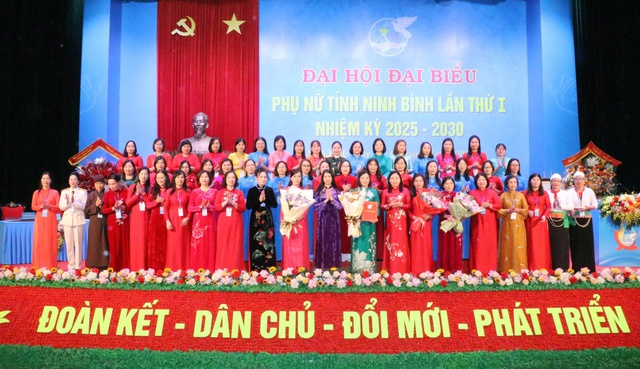 Xây dựng người phụ nữ Ninh Bình thời đại mới gắn với bản sắc vùng đất cố đô thanh lịch- Ảnh 4. Xây dựng người phụ nữ Ninh Bình thời đại mới gắn với bản sắc vùng đất cố đô thanh lịch- Ảnh 4.