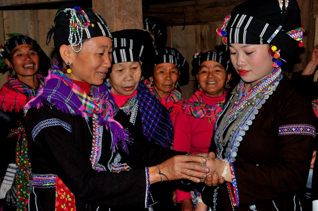 Độc đáo phong tục cưới xin truyền thống của người Lự trong nhịp sống mới- Ảnh 7. Độc đáo phong tục cưới xin truyền thống của người Lự trong nhịp sống mới- Ảnh 7.