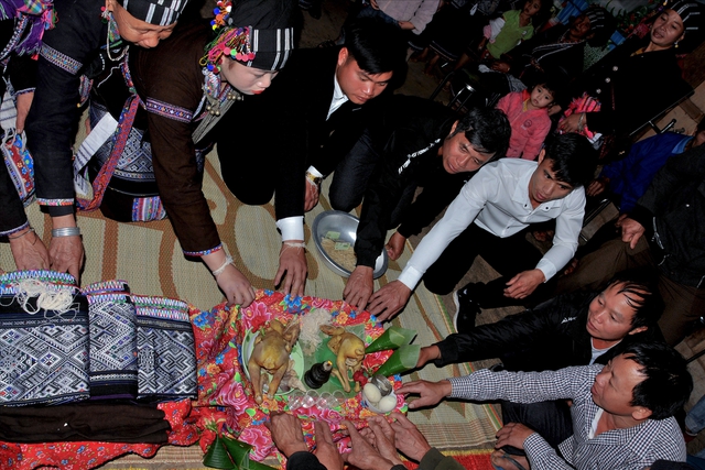 Độc đáo phong tục cưới xin truyền thống của người Lự trong nhịp sống mới- Ảnh 4. Độc đáo phong tục cưới xin truyền thống của người Lự trong nhịp sống mới- Ảnh 4.