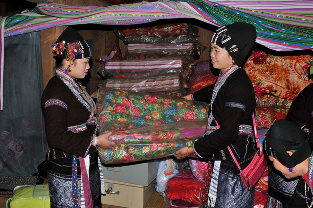 Độc đáo phong tục cưới xin truyền thống của người Lự trong nhịp sống mới- Ảnh 9. Độc đáo phong tục cưới xin truyền thống của người Lự trong nhịp sống mới- Ảnh 9.