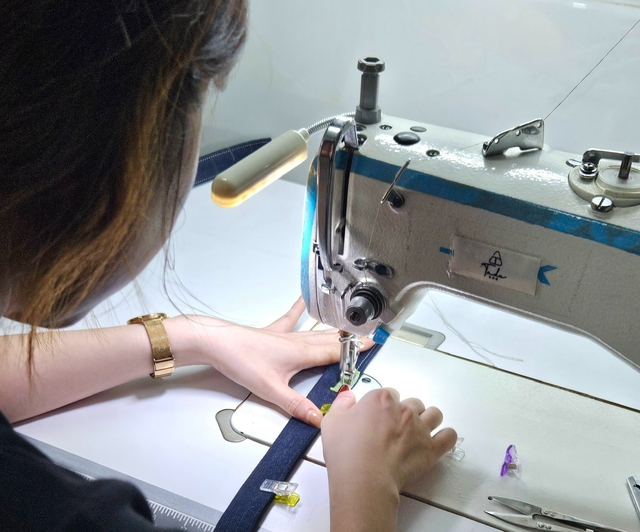 Khởi nguồn sống xanh từ một chiếc quần jeans cũ- Ảnh 6. Khởi nguồn sống xanh từ một chiếc quần jeans cũ- Ảnh 6.