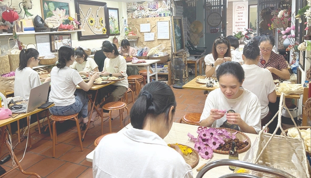 Hành trình truyền cảm hứng của cô giáo quyết tâm 
khởi nghiệp xanh - Ảnh 3.