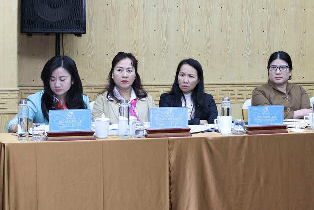 Đoàn Chủ tịch TƯ Hội LHPN Việt Nam thảo luận toàn diện các nội dung trình Hội nghị Ban Chấp hành lần thứ 15 - Ảnh 2. Đoàn Chủ tịch TƯ Hội LHPN Việt Nam thảo luận toàn diện các nội dung trình Hội nghị Ban Chấp hành lần thứ 15 - Ảnh 2.