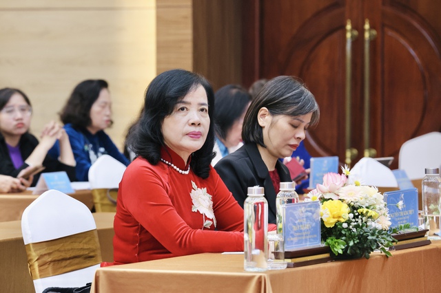 Nhiều nội dung quan trọng được thảo luận Hội nghị Ban Chấp hành TƯ Hội LHPN Việt Nam lần thứ 15- Ảnh 3. Nhiều nội dung quan trọng được thảo luận Hội nghị Ban Chấp hành TƯ Hội LHPN Việt Nam lần thứ 15- Ảnh 3.