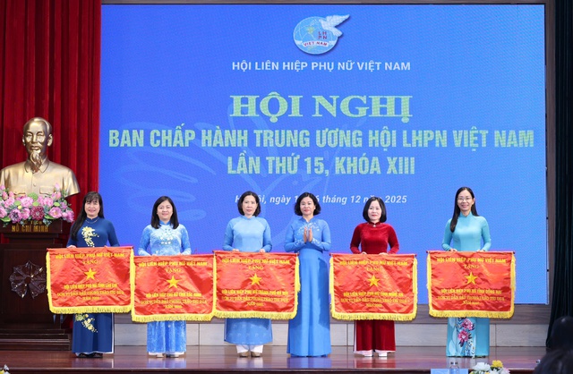 Bế mạc Hội nghị lần thứ 15 Ban Chấp hành TƯ Hội LHPN Việt Nam khóa XIII- Ảnh 4. Bế mạc Hội nghị lần thứ 15 Ban Chấp hành TƯ Hội LHPN Việt Nam khóa XIII- Ảnh 4.