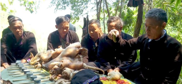 Giữ hồn rừng bằng lễ "cấm bản" của người Lự- Ảnh 3.