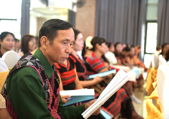 Khi tri thức cùng già làng, phụ nữ Pa Cô trở về bản làng để gìn giữ lễ hội truyền thống- Ảnh 1.