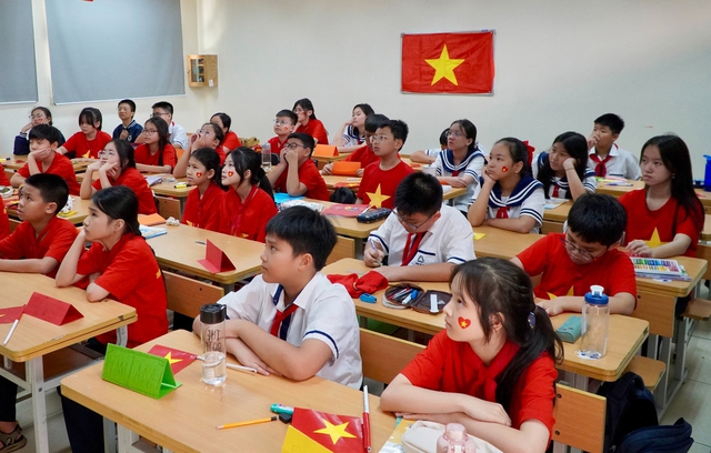 Trao thêm quyền phụ huynh, lo nguy cơ lạm thu trong trường càng lớn- Ảnh 1. Trao thêm quyền phụ huynh, lo nguy cơ lạm thu trong trường càng lớn- Ảnh 1.